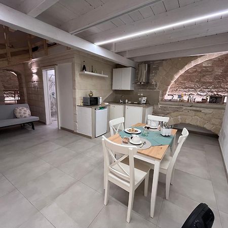 Epoca Suite House Trani Εξωτερικό φωτογραφία