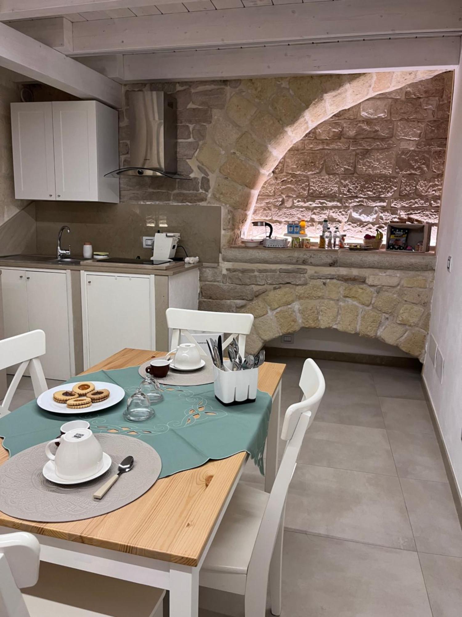 Epoca Suite House Trani Εξωτερικό φωτογραφία