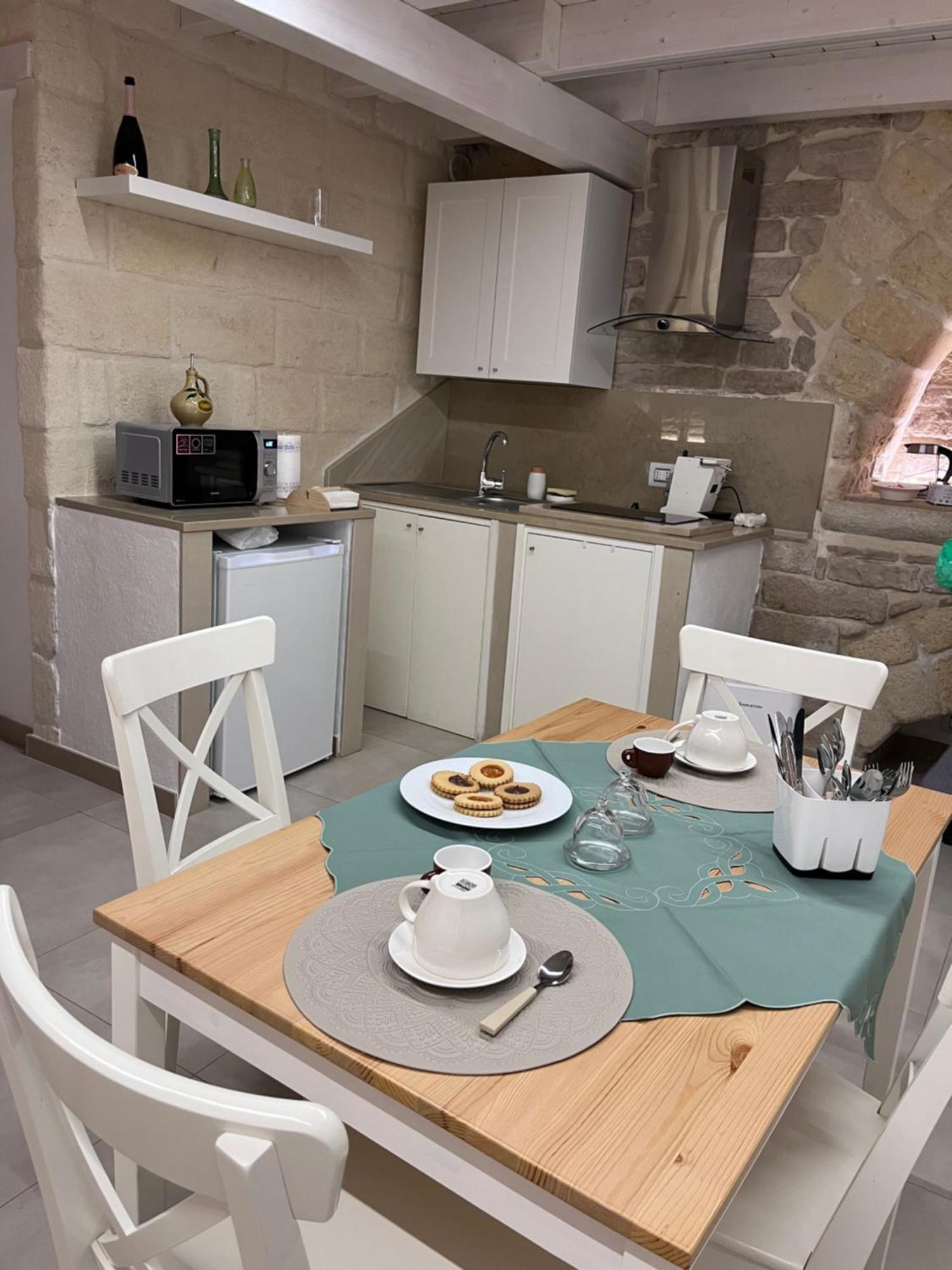 Epoca Suite House Trani Εξωτερικό φωτογραφία