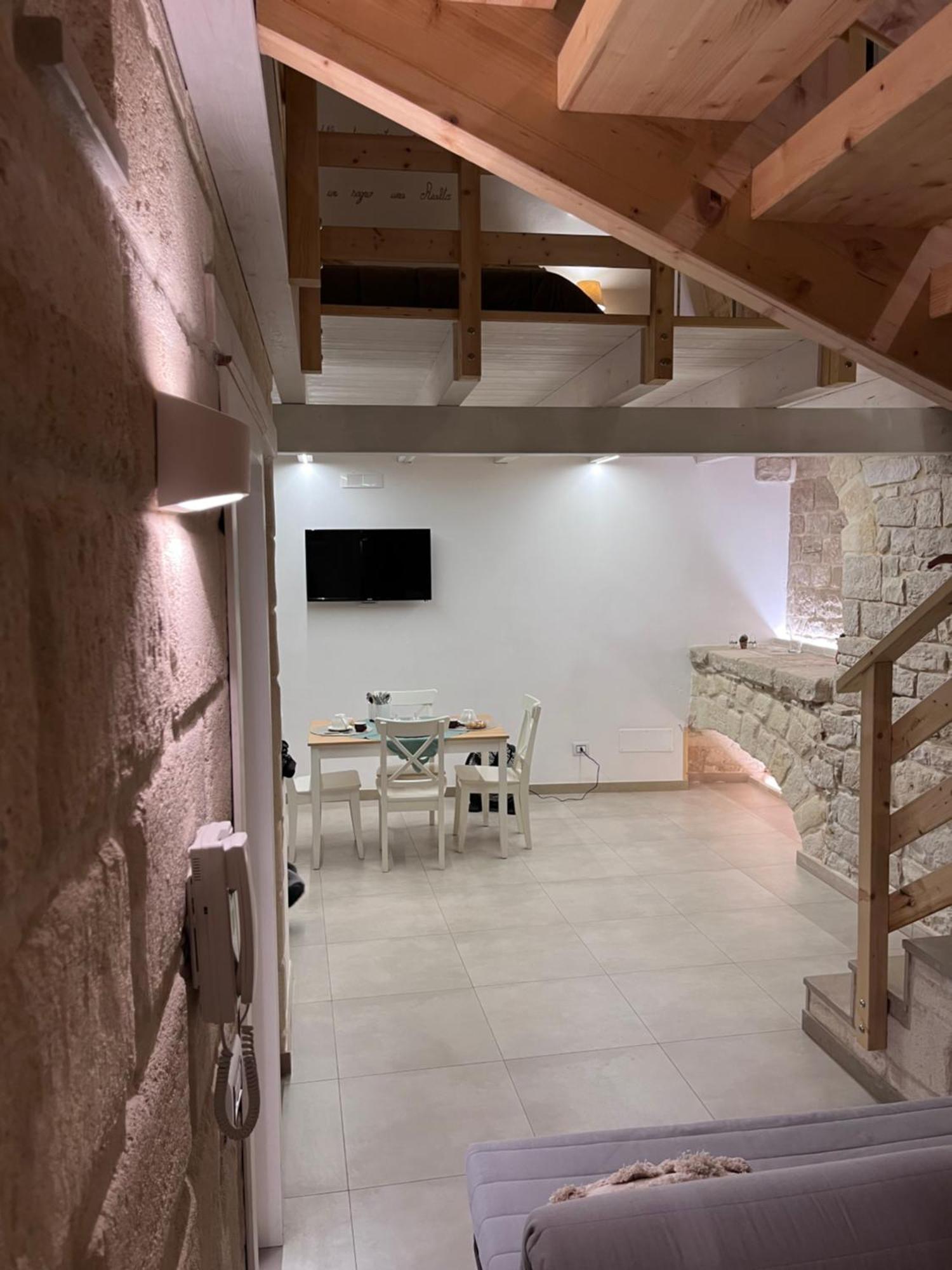 Epoca Suite House Trani Εξωτερικό φωτογραφία