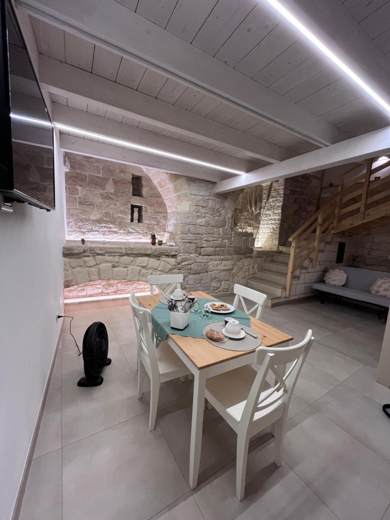 Epoca Suite House Trani Εξωτερικό φωτογραφία
