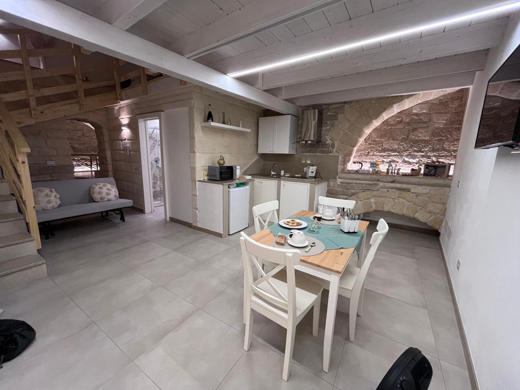 Epoca Suite House Trani Εξωτερικό φωτογραφία